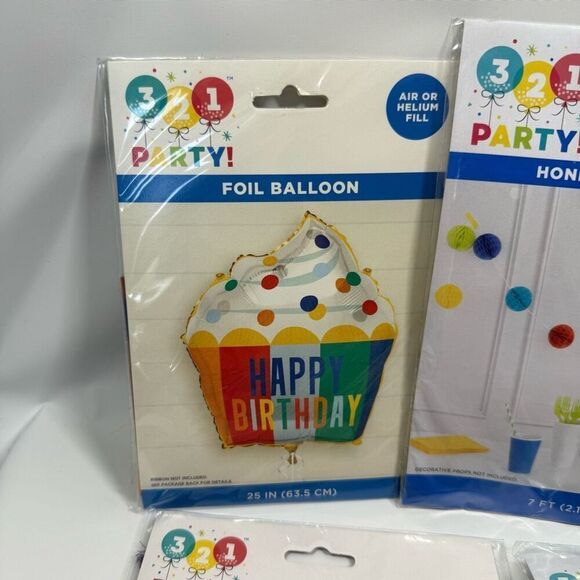 D29   Party Decorations- 7 piece Rainbow party decor - balloons, napkins, garlan - Picture 3 of 5